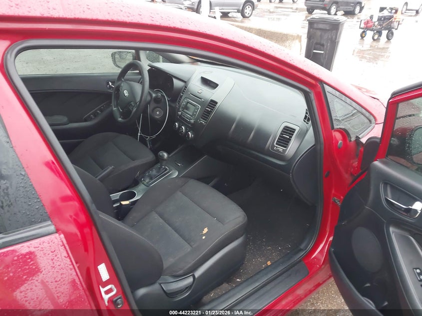 2016 Kia Forte VIN KNAFK4A6XG5461280 IAAI salvage auction — REAR END, Salvage Title, sold $650 on 2026-07-08 (photo 5)