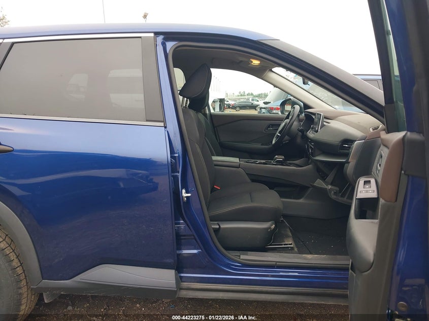 2023 Nissan Rogue sport VIN 5N1BT3ABXPC889394 IAAI salvage auction — RIGHT SIDE, Other, sold $15,350 on 2026-07-09 (photo 5)