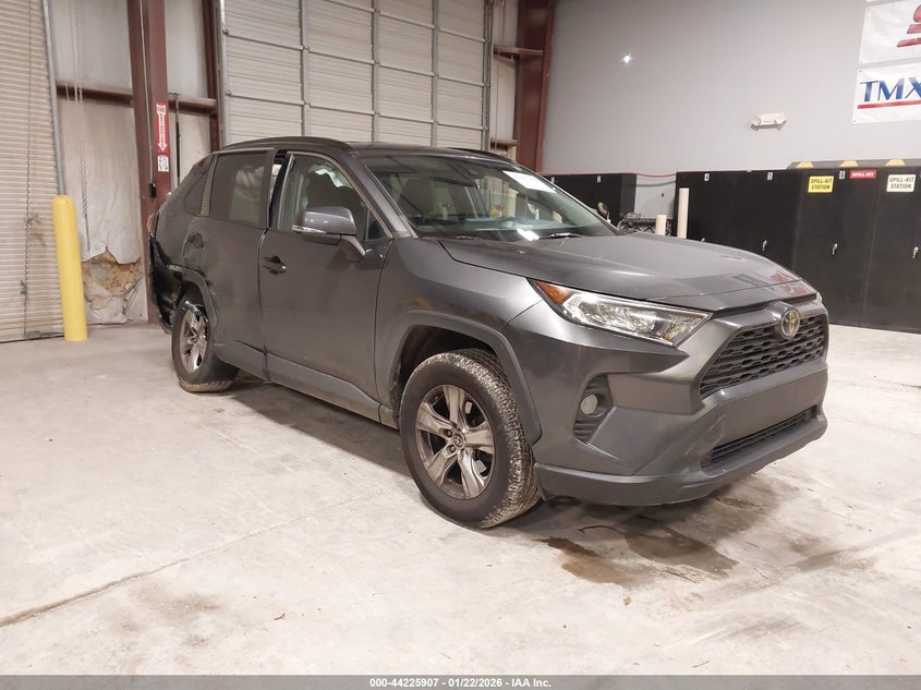 2021 Toyota Rav4 VIN 2T3W1RFV4MC124290 — IAAI salvage auction photo