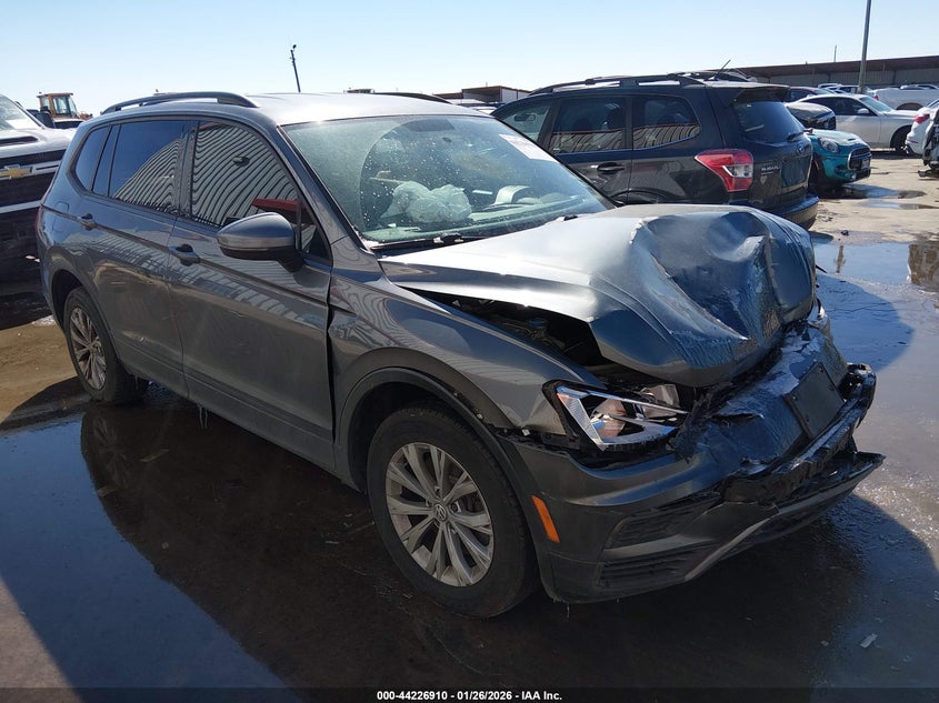 2018 Volkswagen Tiguan VIN 3VV1B7AX8JM060160 IAAI salvage auction — FRONT END, Salvage Title, sold $900 on 2026-07-11 (photo 1)