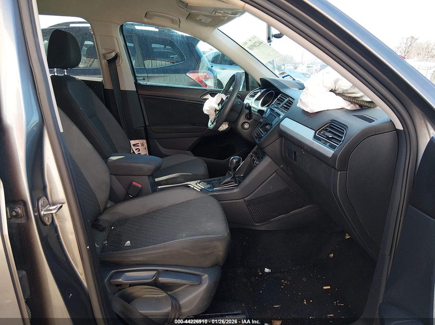 2018 Volkswagen Tiguan VIN 3VV1B7AX8JM060160 IAAI salvage auction — FRONT END, Salvage Title, sold $900 on 2026-07-11 (photo 5)