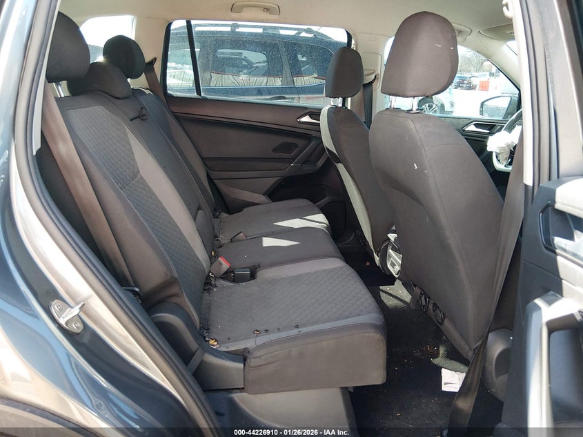 2018 Volkswagen Tiguan VIN 3VV1B7AX8JM060160 IAAI salvage auction — FRONT END, Salvage Title, sold $900 on 2026-07-11 (photo 8)