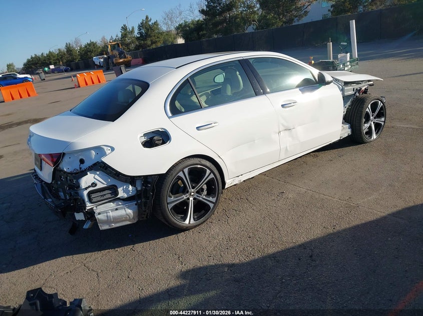 2025 Mercedes-benz C-klasse VIN W1KAF4GB0SR276054 IAAI salvage auction — RIGHT SIDE, Salvage Title, sold $20,650 on 2026-07-20 (photo 4)