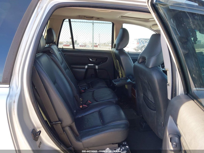 2007 Volvo Xc90 VIN YV4CZ982671380380 IAAI salvage auction — FRONT END, Repossessed (Missouri), sold $450 on 2026-07-16 (photo 8)
