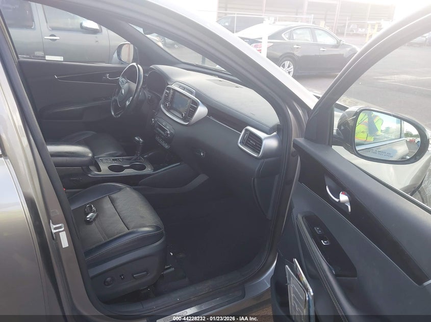 2019 Kia Sorento VIN 5XYPK4A57KG530408 IAAI salvage auction — RIGHT FRONT, Salvage (Hawaii), sold $2,150 on 2026-07-28 (photo 5)