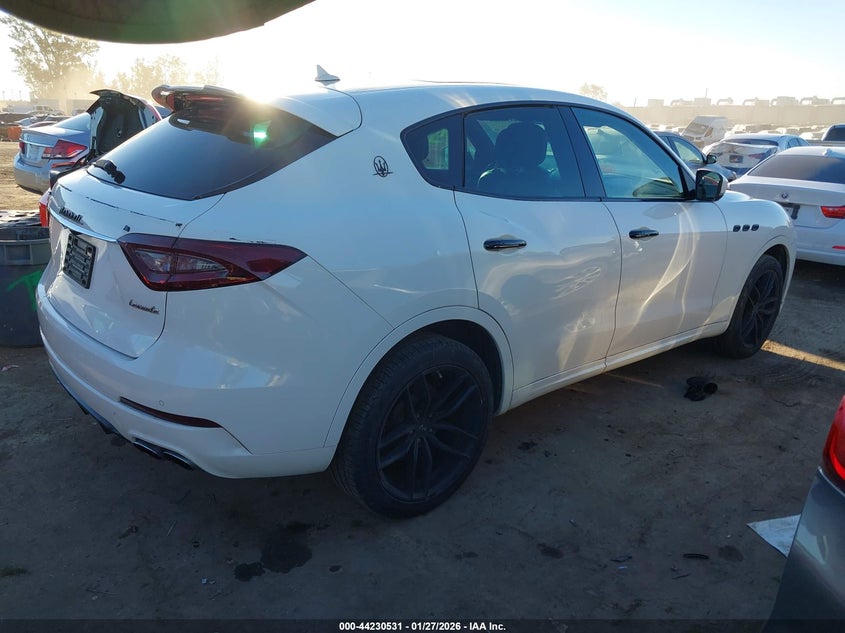 2020 Maserati Levante VIN ZN661YUA4LX344742 IAAI salvage auction — RIGHT FRONT, Salvage Title, sold $11,450 on 2026-07-06 (photo 4)