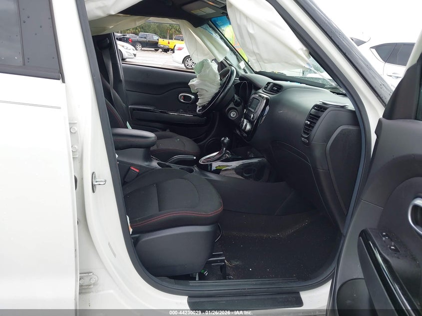 2016 Kia Soul VIN KNDJP3A55G7386086 IAAI salvage auction — FRONT END, Salvage Title, sold $575 on 2026-07-22 (photo 5)