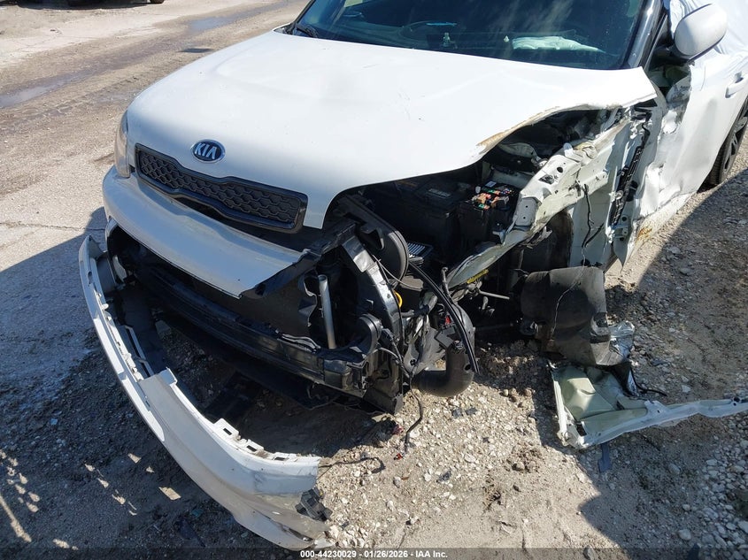 2016 Kia Soul VIN KNDJP3A55G7386086 IAAI salvage auction — FRONT END, Salvage Title, sold $575 on 2026-07-22 (photo 6)