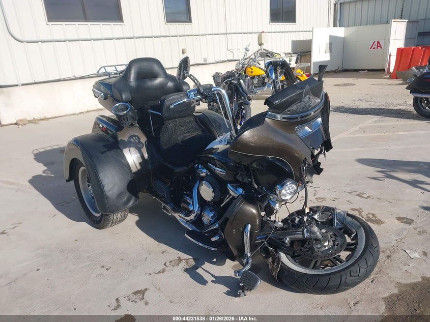 2020 Harley-davidson Tri glide ultra VIN 1HD1MAF15LB855038 IAAI salvage auction — FRONT END, Salvage Title, sold $7,850 on 2026-07-13 (photo 1)