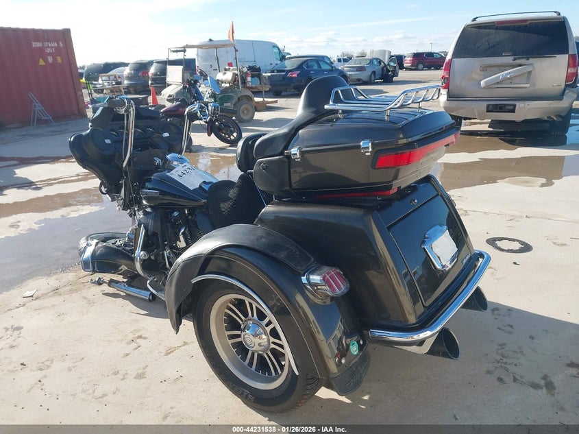 2020 Harley-davidson Tri glide ultra VIN 1HD1MAF15LB855038 IAAI salvage auction — FRONT END, Salvage Title, sold $7,850 on 2026-07-13 (photo 3)