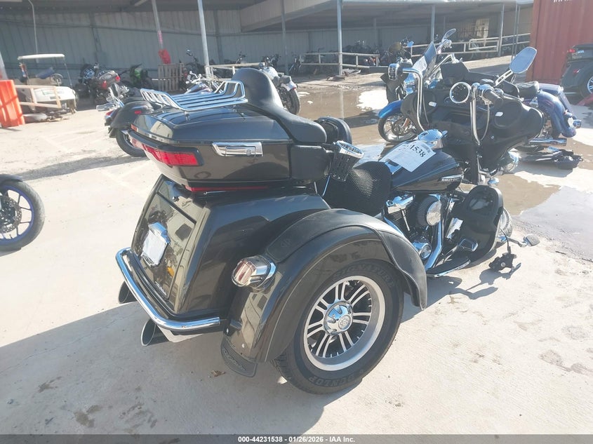 2020 Harley-davidson Tri glide ultra VIN 1HD1MAF15LB855038 IAAI salvage auction — FRONT END, Salvage Title, sold $7,850 on 2026-07-13 (photo 4)