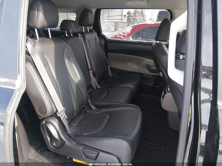 2025 Kia Carnival VIN KNDNB5K3XS6532313 IAAI salvage auction — LEFT FRONT, Salvage Title, sold $18,175 on 2026-07-15 (photo 8)