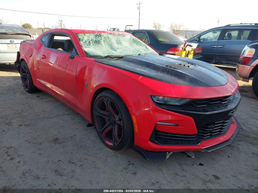 2019 Chevrolet Camaro VIN 1G1FE1R74K0153090 IAAI salvage auction — THEFT, Salvage Title, sold $8,600 on 2026-07-30 (photo 1)