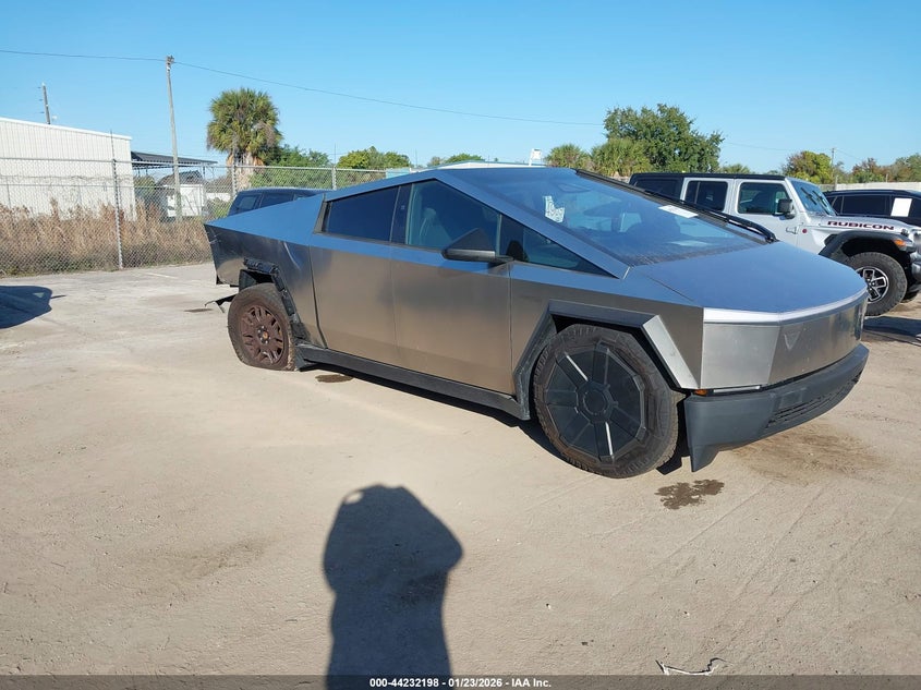 2024 Tesla Cybertruck VIN 7G2CEHEDXRA035498 IAAI salvage auction — REAR END, Other, sold $11,100 on 2026-07-22 (photo 1)
