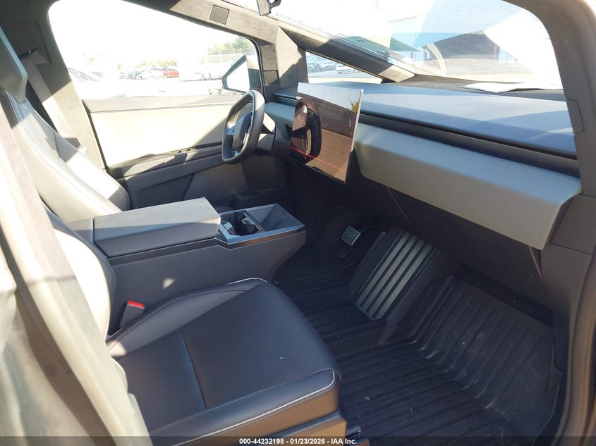 2024 Tesla Cybertruck VIN 7G2CEHEDXRA035498 IAAI salvage auction — REAR END, Other, sold $11,100 on 2026-07-22 (photo 5)