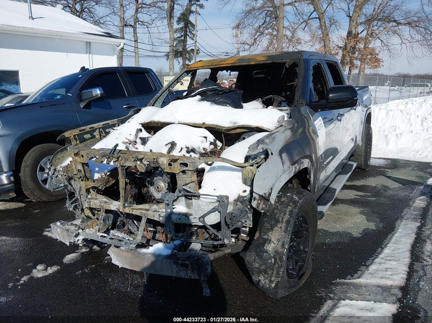 2024 Toyota Tundra VIN 5TFLA5EC7RX034306 IAAI salvage auction — EXTERIOR BURN, Salvage (New Jersey), sold $4,550 on 2026-07-06 (photo 2)
