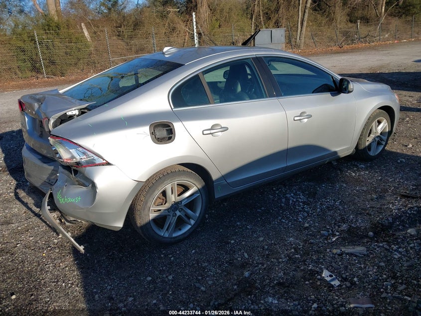 2014 Volvo S60 VIN YV1612FS5E2271735 IAAI salvage auction — REAR END, Salvage (Georgia), sold $900 on 2026-07-10 (photo 4)