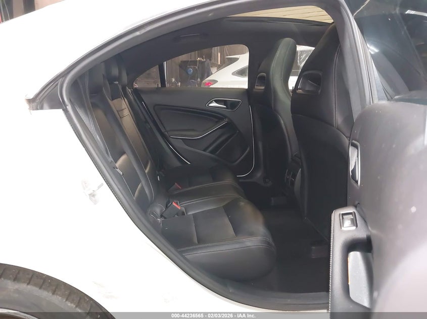 2018 Mercedes-benz Cla-klasse VIN WDDSJ4GB9JN522690 IAAI salvage auction — LEFT & RIGHT, Salvage Title, sold $2,150 on 2026-08-11 (photo 8)