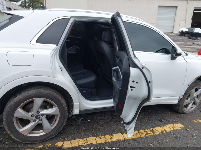 2021 Audi Q3 VIN WA1AUCF36M1065859 IAAI salvage auction — RIGHT FRONT, Salvage (Texas), sold $5,300 on 2026-07-29 (photo 8)