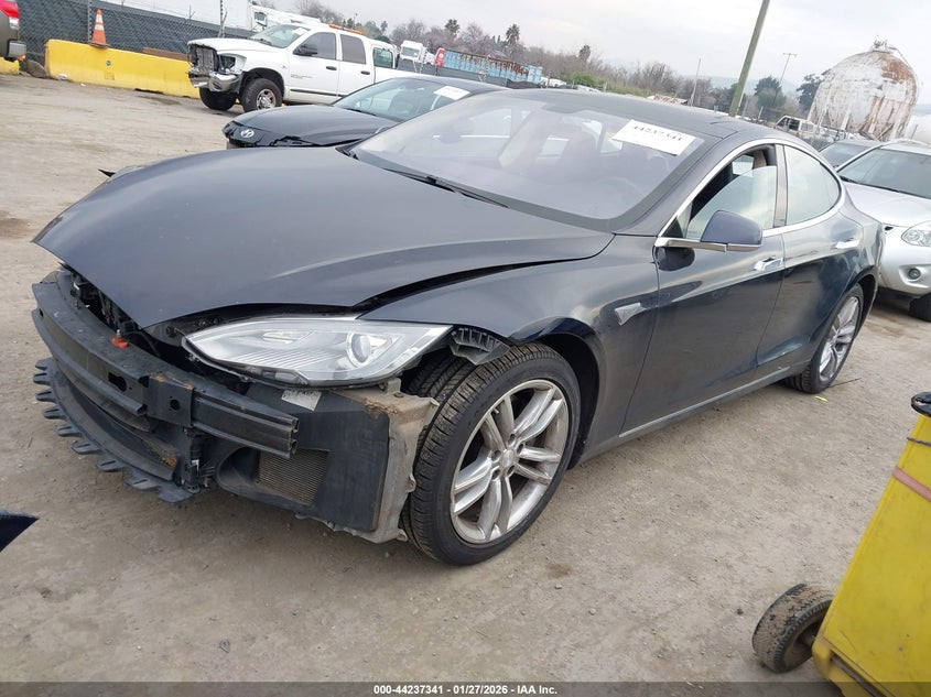 2013 Tesla Model s VIN 5YJSA1CN2DFP21138 IAAI salvage auction — FRONT END, Salvage Title, sold $4,400 on 2026-07-09 (photo 2)