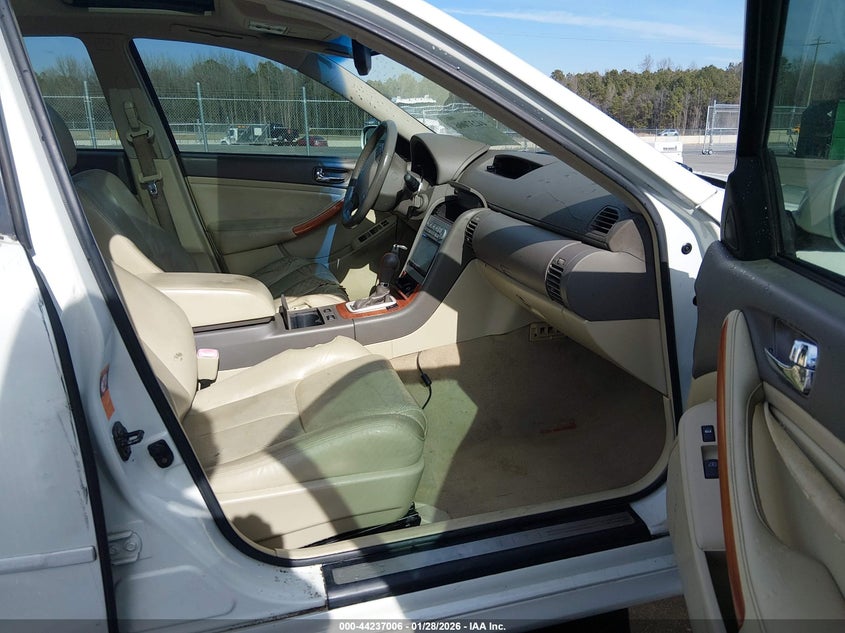 2005 Infiniti G VIN JNKCV51E15M212717 IAAI salvage auction — REAR END, Junk Receipt (North Carolina), sold $375 on 2026-07-15 (photo 5)