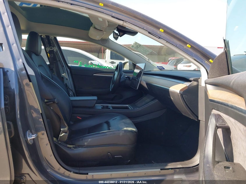 2023 Tesla Model 3 VIN 5YJ3E1EAXPF664386 IAAI salvage auction — REAR END, Salvage Title, sold $9,550 on 2026-07-21 (photo 5)