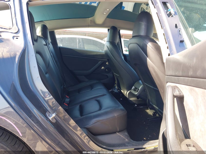 2023 Tesla Model 3 VIN 5YJ3E1EAXPF664386 IAAI salvage auction — REAR END, Salvage Title, sold $9,550 on 2026-07-21 (photo 8)