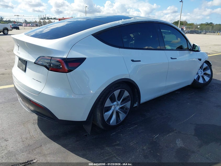 2023 Tesla Model y VIN 7SAYGAEE1PF789444 IAAI salvage auction — RIGHT FRONT, Other, sold $8,775 on 2026-07-16 (photo 4)