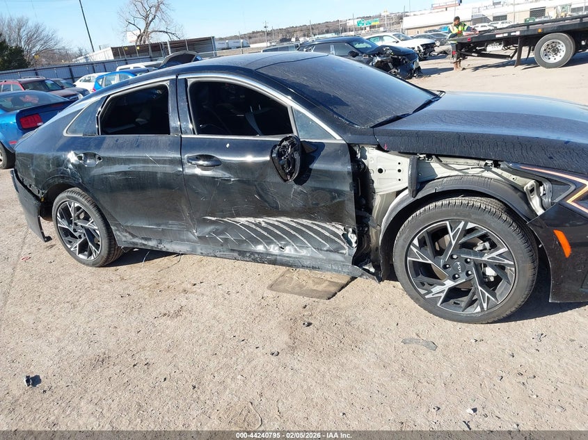 2025 Kia K5 VIN KNAG64J78S5379610 IAAI salvage auction — RIGHT SIDE, Clear (Oklahoma), sold $9,550 on 2026-07-08 (photo 6)