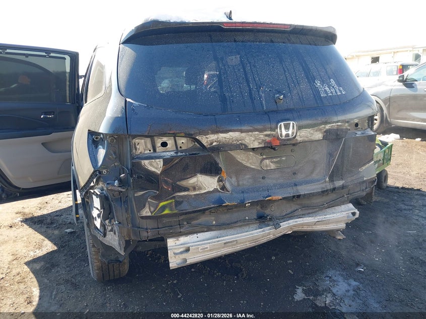 2019 Honda Pilot VIN 5FNYF6H56KB093051 IAAI salvage auction — REAR END, Salvage (Virginia), sold $4,950 on 2026-07-31 (photo 6)
