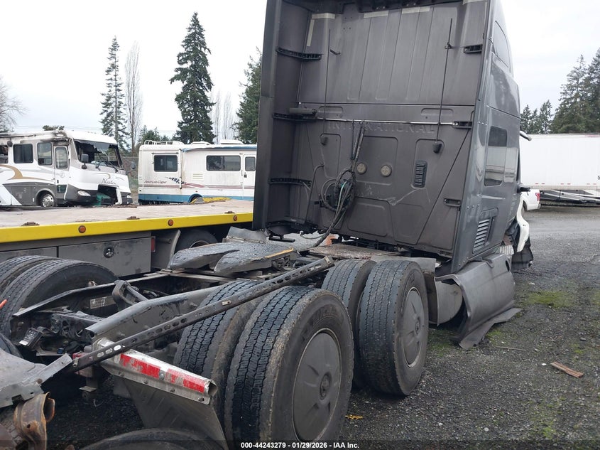 2024 International Lt VIN 3HSDZAPR5RN404585 IAAI salvage auction — FRONT & REAR, Bill Of Sale (Washington), sold $8,750 on 2026-09-09 (photo 4)