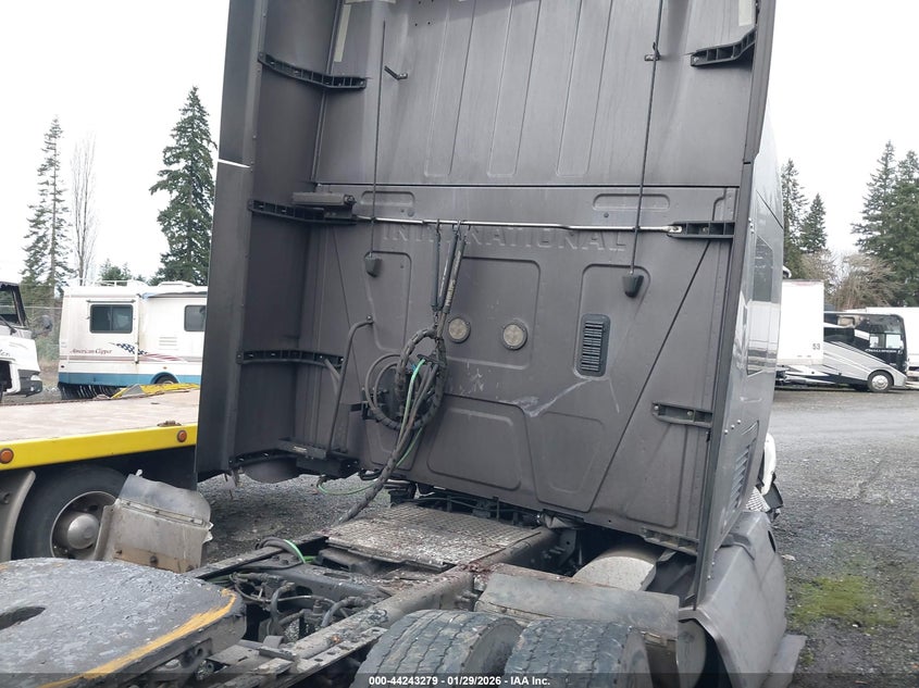 2024 International Lt VIN 3HSDZAPR5RN404585 IAAI salvage auction — FRONT & REAR, Bill Of Sale (Washington), sold $12,000 on 2026-09-12 (photo 6)