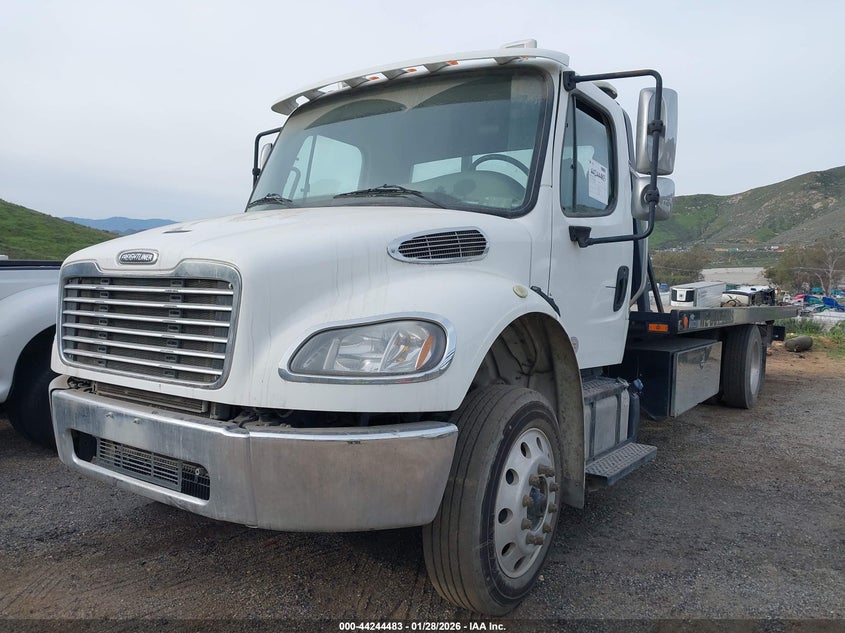 2018 VIN 1FVACWFC7JHJS8033 IAAI salvage auction — NORMAL WEAR, Clear (California), sold $29,150 on 2026-08-26 (photo 2)