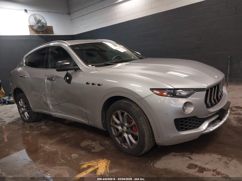 2017 Maserati Levante VIN ZN661XUL8HX257865 IAAI salvage auction — RIGHT SIDE, Salvage Title, sold $7,400 on 2026-07-14 (photo 1)