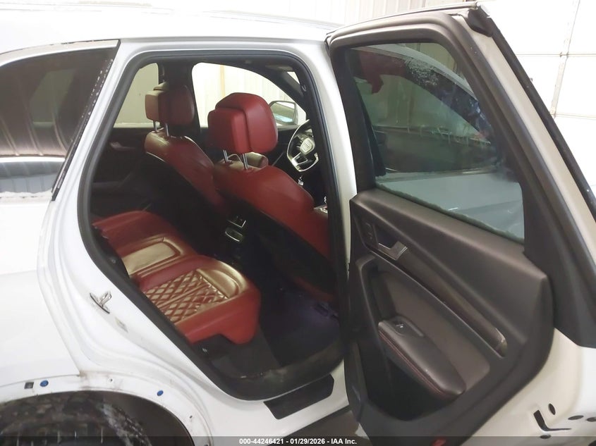 2018 Audi Sq5 VIN WA1C4AFY0J2139307 IAAI salvage auction — RIGHT SIDE, Clear (Indiana), sold $10,800 on 2026-07-29 (photo 8)