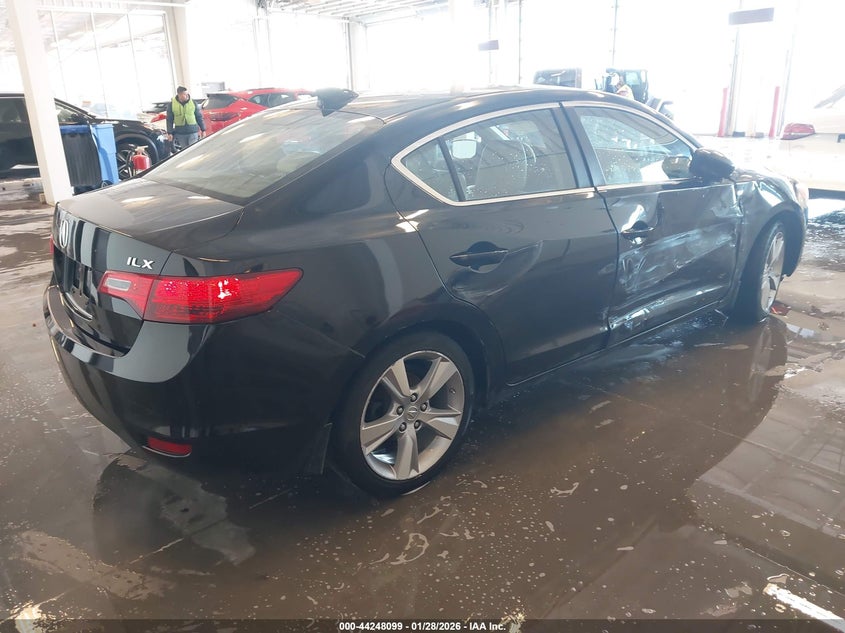 2013 Acura Ilx VIN 19VDE1F79DE000372 IAAI salvage auction — RIGHT SIDE, Salvage (Missouri), sold $525 on 2026-07-18 (photo 4)
