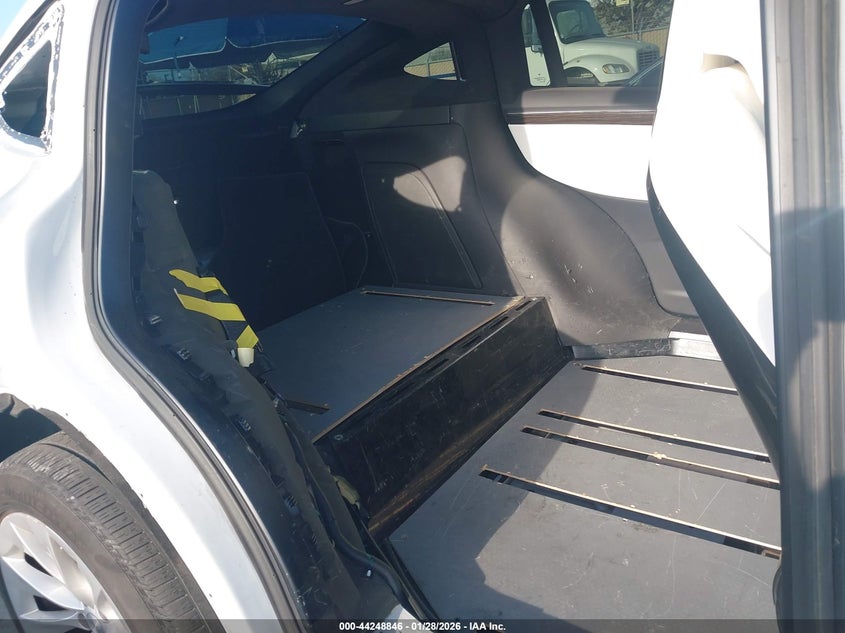 2016 Tesla Model x VIN 5YJXCBE44GF000544 IAAI salvage auction — REAR END, Salvage Title, sold $25 on 2026-07-27 (photo 8)