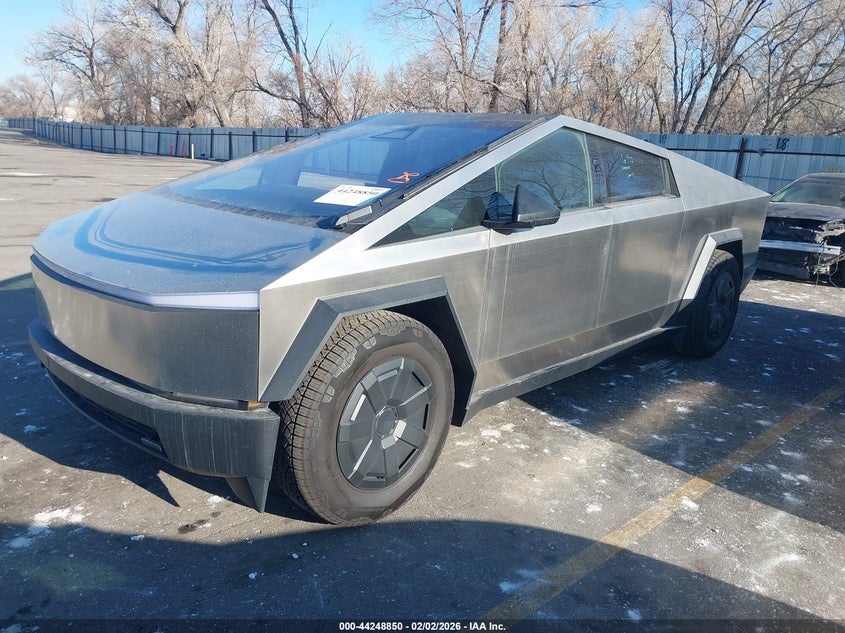 2025 Tesla Cybertruck VIN 7G2CEHEE5SA062137 IAAI salvage auction — RIGHT SIDE, Salvage Title, sold $61,500 on 2026-07-09 (photo 2)