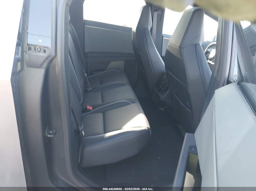 2025 Tesla Cybertruck VIN 7G2CEHEE5SA062137 IAAI salvage auction — RIGHT SIDE, Salvage Title, sold $61,500 on 2026-07-09 (photo 8)