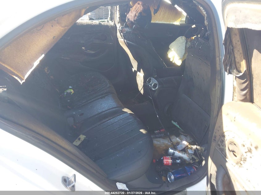 2020 Mercedes-benz E-klasse VIN WDDZF8DB5LA717899 IAAI salvage auction — TOTAL BURN, Salvage Title, sold $2,000 on 2026-09-10 (photo 8)