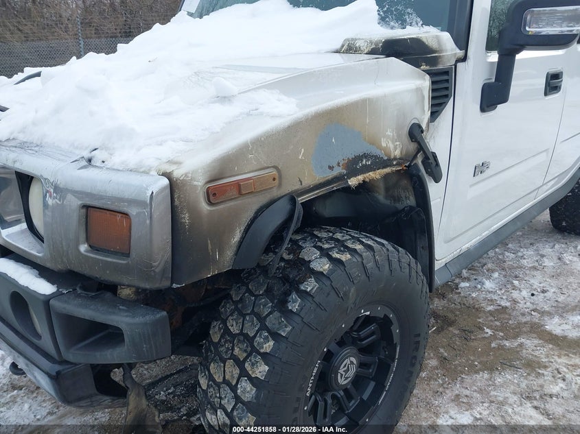 2005 Hummer H2 VIN 5GRGN23U95H130926 IAAI salvage auction — ENGINE BURN, Salvage (Pennsylvania), sold $1,500 on 2026-09-18 (photo 6)