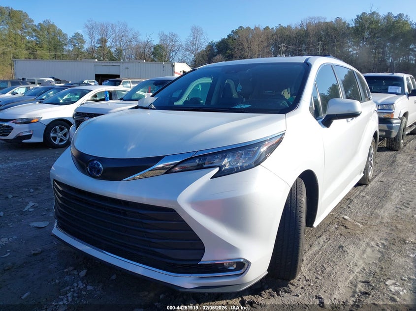 2022 Toyota Sienna VIN 5TDJRKEC5NS091585 IAAI salvage auction — Front End, Salvage (Georgia), sold $19,100 on 2026-02-26 (photo 2)
