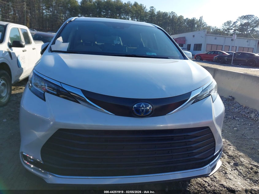 2022 Toyota Sienna VIN 5TDJRKEC5NS091585 IAAI salvage auction — Front End, Salvage (Georgia), sold $19,100 on 2026-02-26 (photo 6)