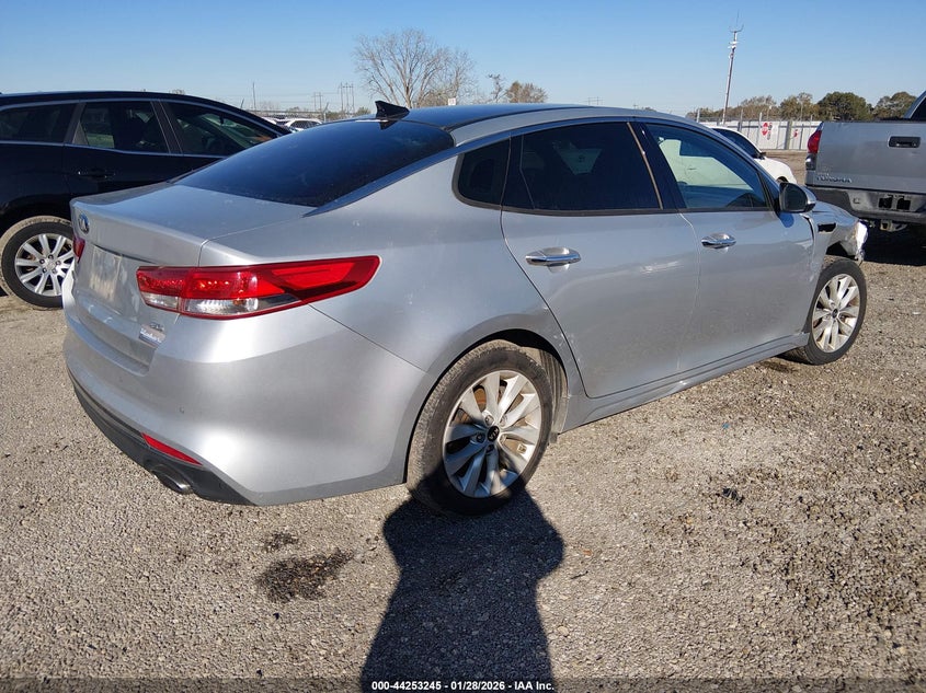 2018 Kia Optima VIN 5XXGU4L30JG270278 IAAI salvage auction — FRONT END, Salvage Title, sold $1,300 on 2026-07-23 (photo 4)