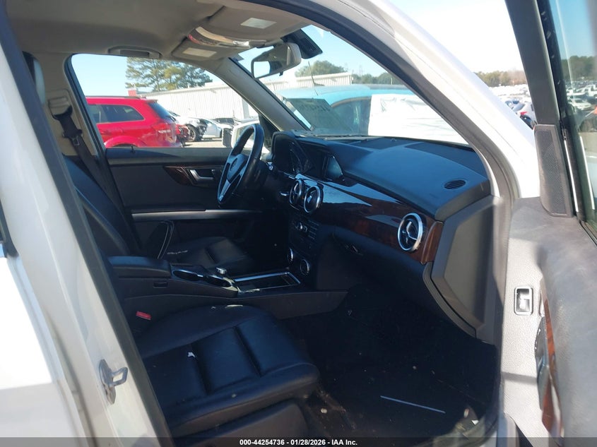 2014 Mercedes-benz Glk-klasse VIN WDCGG5HB0EG267788 IAAI salvage auction — FRONT END, Salvage Title, sold $2,100 on 2026-08-19 (photo 5)