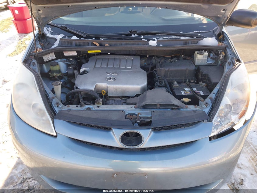 2008 Toyota Sienna VIN 5TDZK23C08S147527 IAAI salvage auction — LEFT FRONT, Clear (Virginia), sold $875 on 2026-07-06 (photo 9)