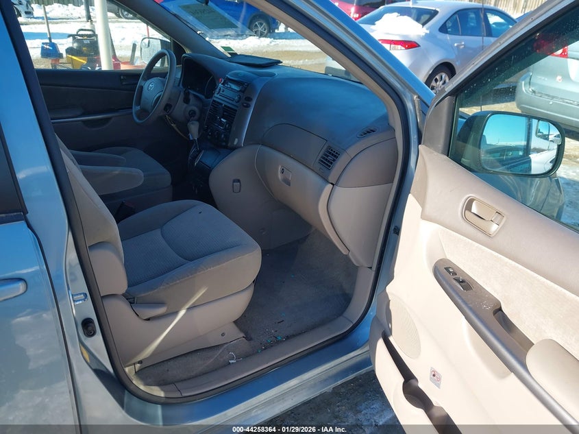 2008 Toyota Sienna VIN 5TDZK23C08S147527 IAAI salvage auction — LEFT FRONT, Clear (Virginia), sold $875 on 2026-07-06 (photo 5)