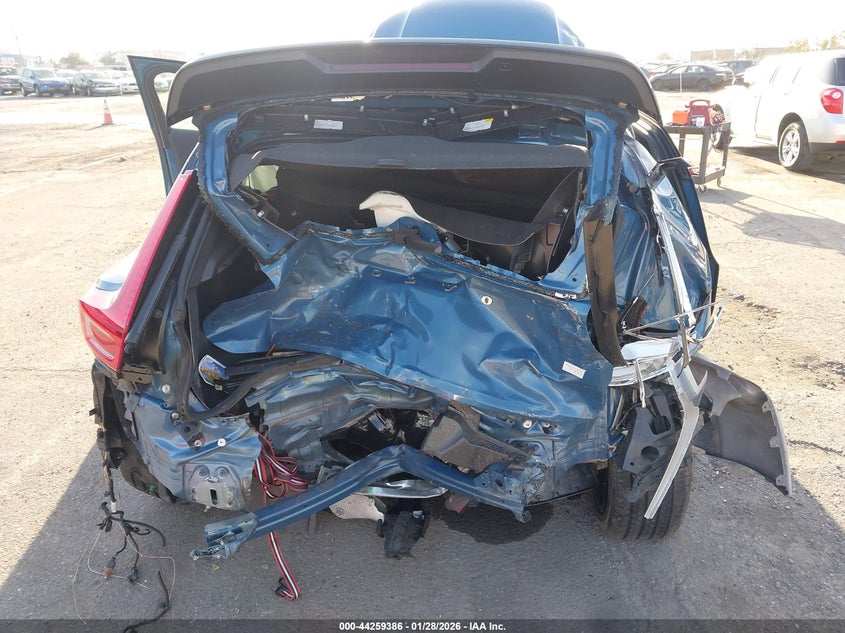 2023 Volvo Xc40 VIN YV4ED3UM4P2025617 IAAI salvage auction — REAR END, Salvage Title, sold $1,150 on 2026-07-29 (photo 6)