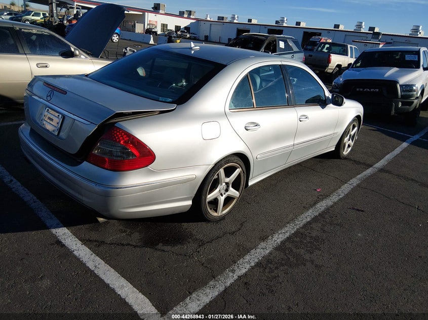 2009 Mercedes-benz E-klasse VIN WDBUF56X49B408275 IAAI salvage auction — NORMAL WEAR, Clear (Montana), sold $100 on 2026-07-17 (photo 4)