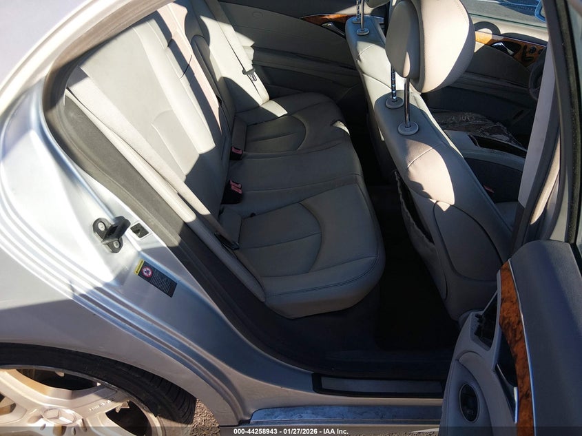 2009 Mercedes-benz E-klasse VIN WDBUF56X49B408275 IAAI salvage auction — NORMAL WEAR, Clear (Montana), sold $100 on 2026-07-17 (photo 8)